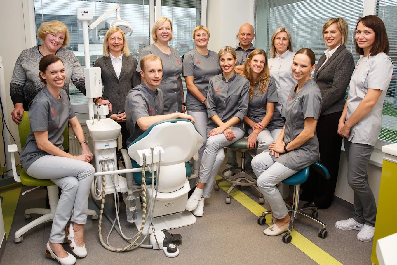 Dentastra odontologijos klinikos komanda Vilniuje